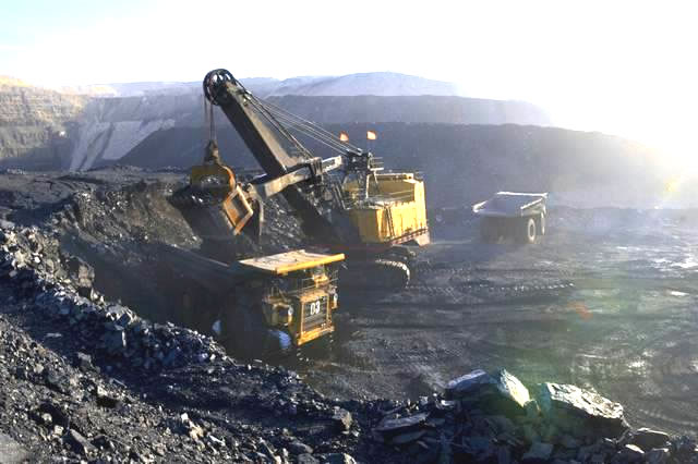 隐名股东对外不具有公示股东的法律地位，不得对抗外部债权人对显名股东正当权利