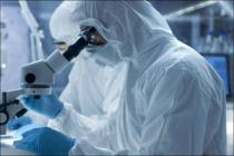 否认原告所提供《担保书》书证签字真实性，被告应提供证据加以证明或者申请司法鉴定