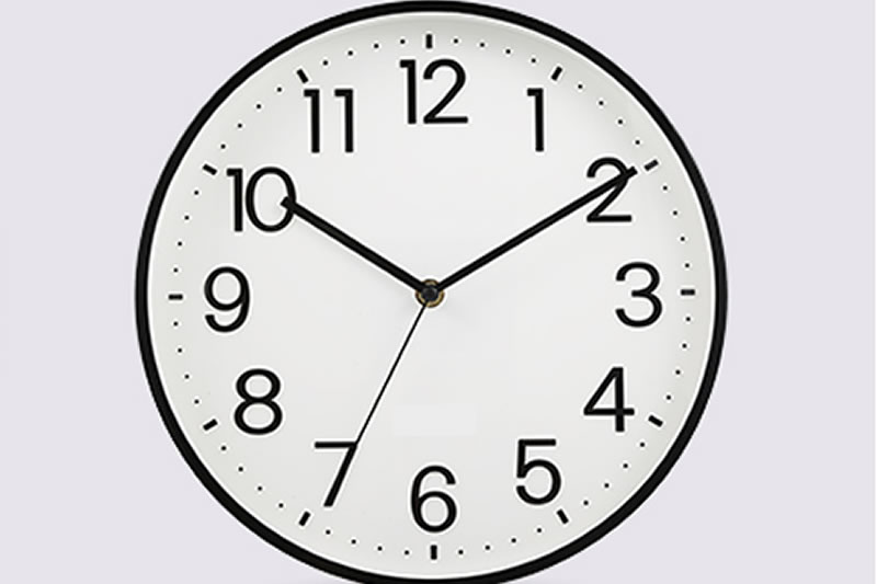 法院不立案造成起诉过了时效，应当允许其继续起诉寻求救济