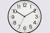 法院不立案造成起诉过了时效，应当允许其继续起诉寻求救济