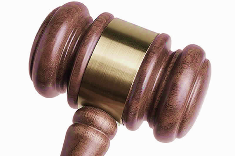 行政机关邮寄信息公开答复采用邮资到付形式，申请人不支付邮费被退回后法律后果如何认定？