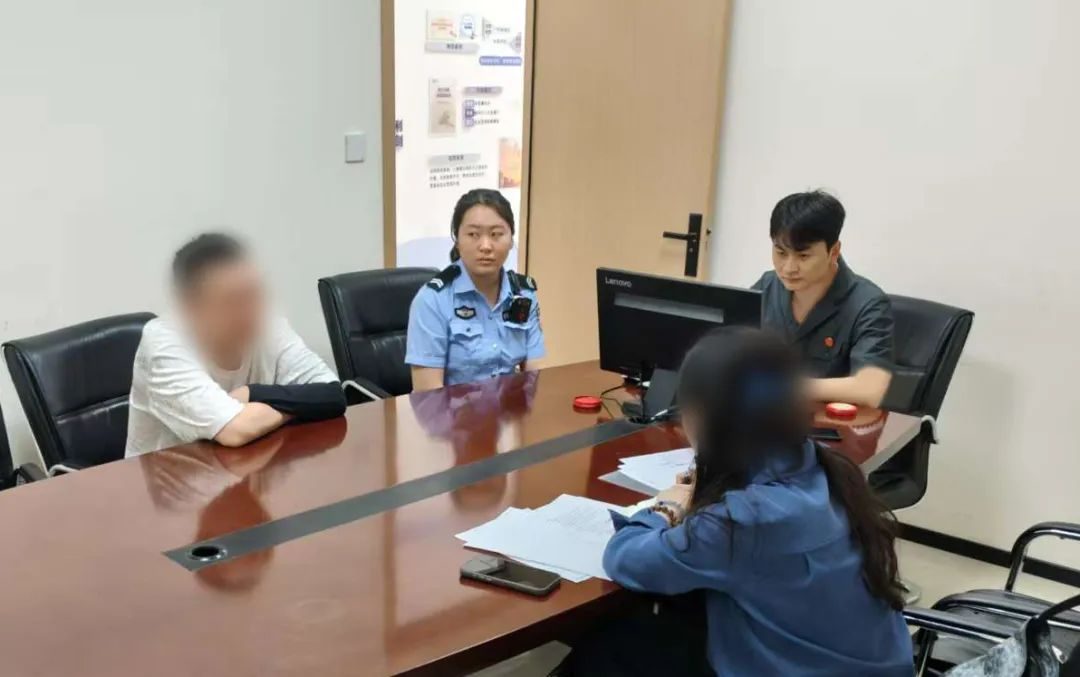 “法官，发现被执行人了，在茶馆！”